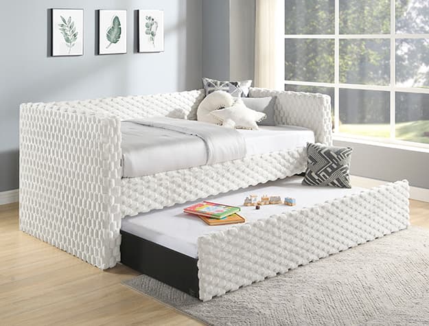 The Molly Daybed White Dove collection